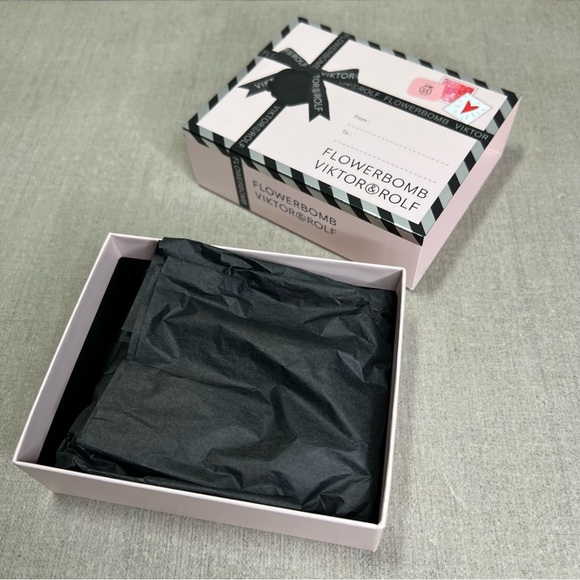 Viktor&Rolf Flowerbomb mini set - Picture 7 of 9